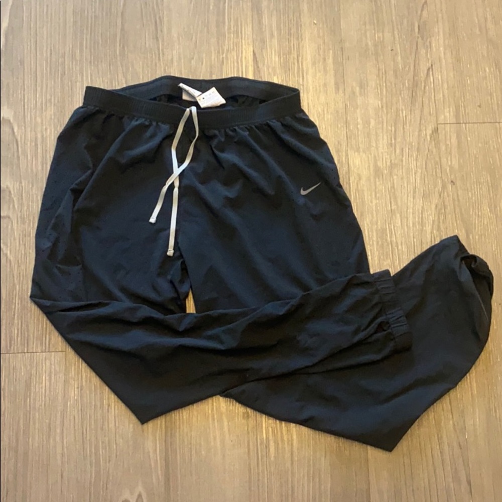 NIKE JOGGER